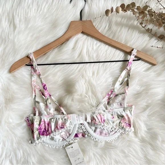 Victoria’s Secret For Love & Lemons Bra Mary Rose Underwire Small White Floral